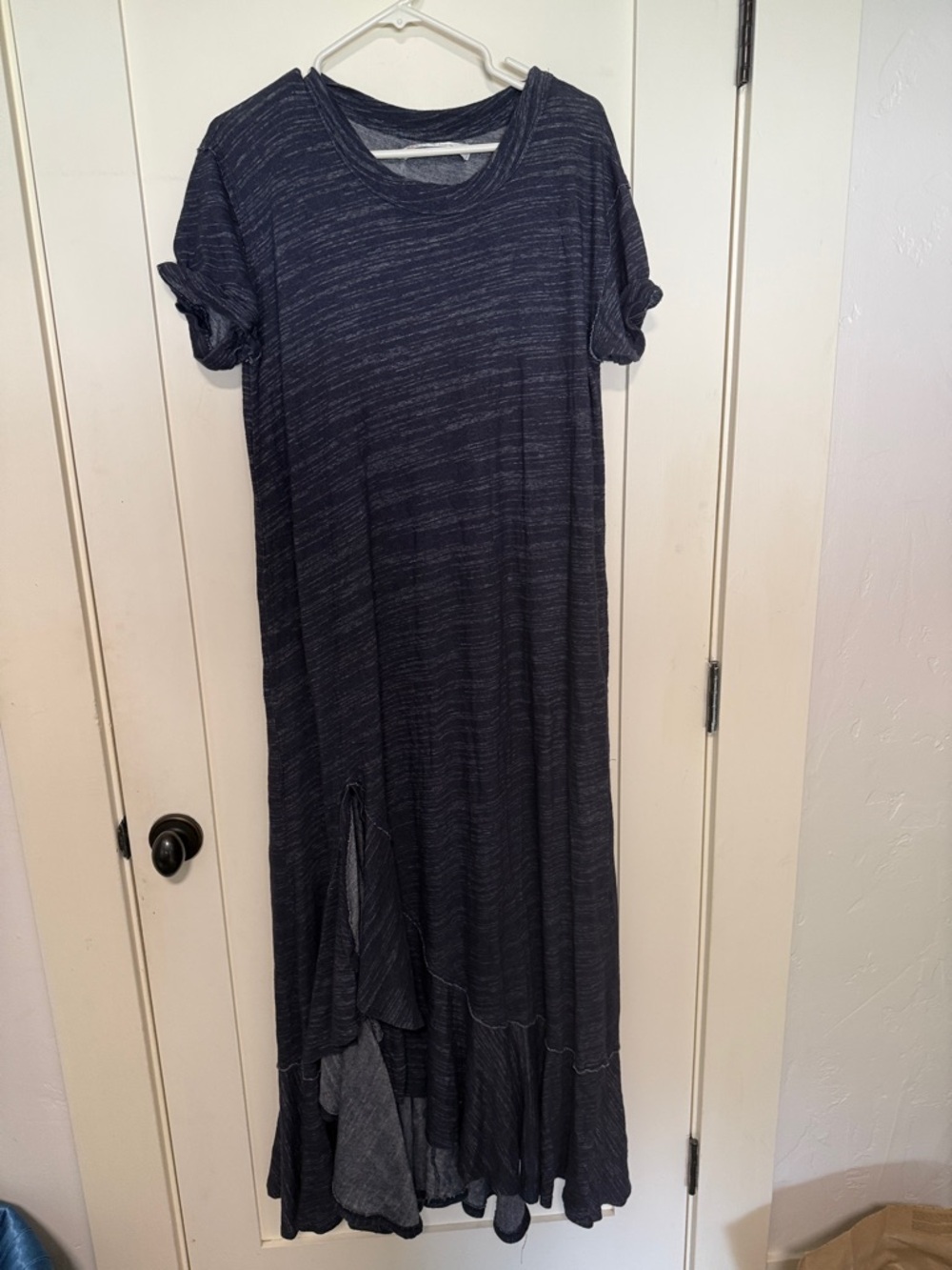 Free People Beach
Small
Classic Navy Short-Sleeve Maxi Dress
